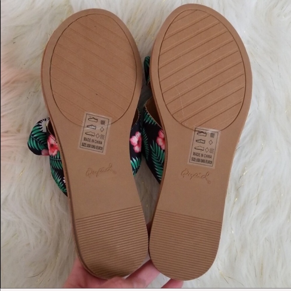 Size 6 Tropical Slide - Picture 2 of 5